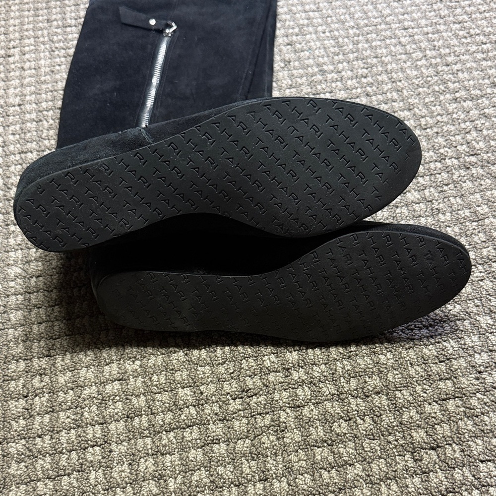 Tahari "Shaw" Black Knee-High Suede Women's Boots sz 7 - Picture 4 of 6